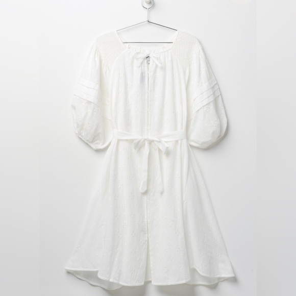 RARE FIND- INNIKA CHOO smock size 1. White, 100% linen. - Picture 5 of 15
